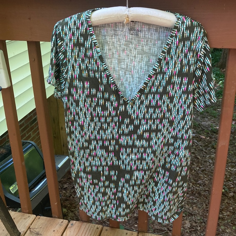 Merona green cotton triangle v neck T-shirt